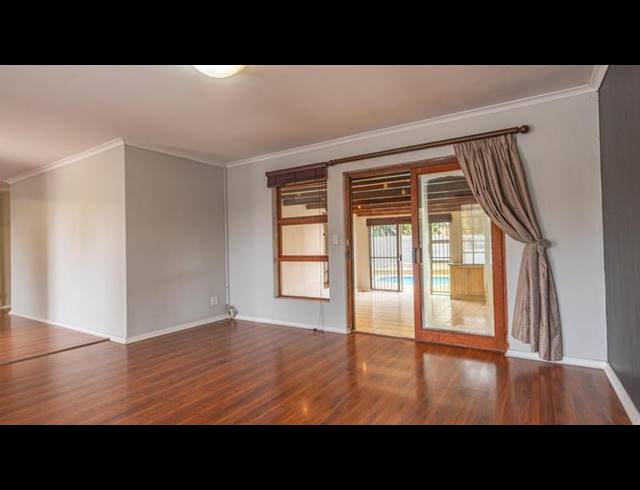 3 BEDROOM HOUSE FOR SALE IN OAKGLEN